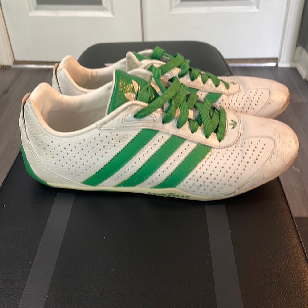 Vintage Adidas sneakers!
